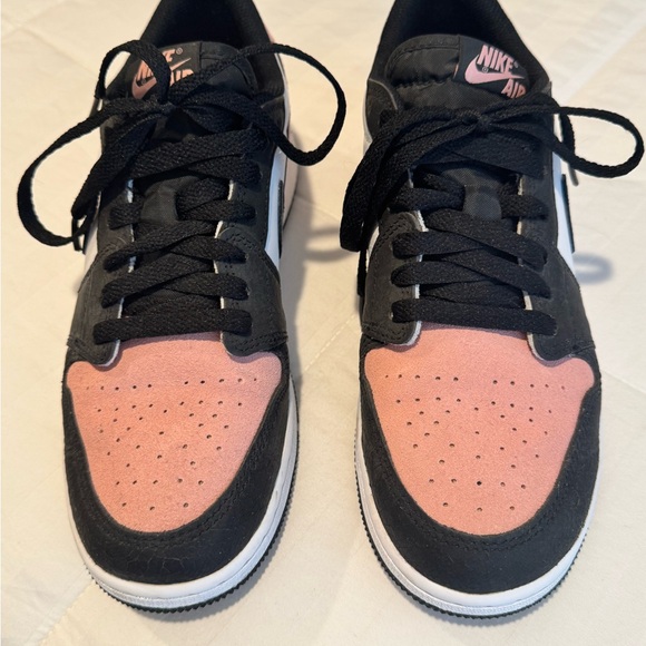 Nike Air Black and Pink Sneakers - Picture 1 of 8